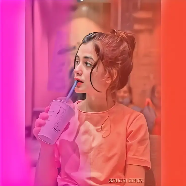 মেয়েদের প্রোফাইল পিকচার